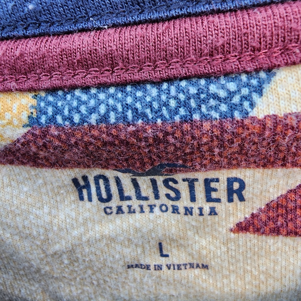 Hollister shirt 👕 - Picture 4 of 4
